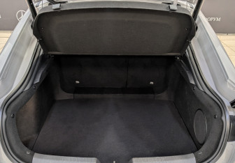 Подержанный автомобиль Changan UNI-V 2023 года (10 фото)