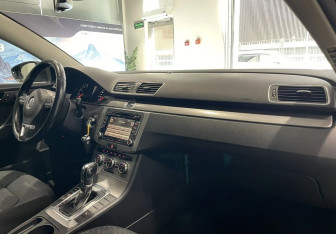 Подержанный автомобиль Volkswagen Passat Sedan 2012 года (9 фото)