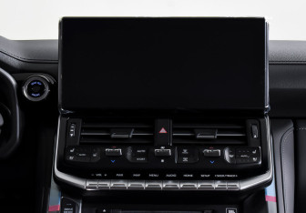 Подержанный автомобиль Toyota Land Cruiser Suv 2021 года (14 фото)