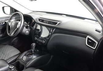 Подержанный автомобиль Nissan X-Trail 2018 года (10 фото)