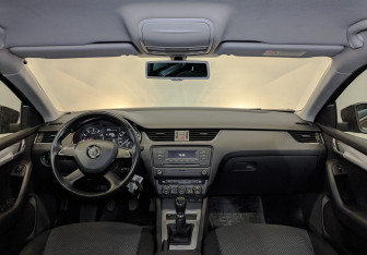 Подержанный автомобиль Skoda Octavia Liftback 2014 года (14 фото)