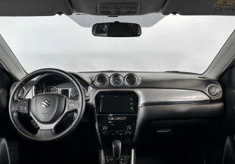 Подержанный автомобиль Suzuki Vitara 2018 года (9 фото)