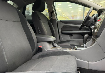 Подержанный автомобиль Ford Focus Sedan 2008 года (10 фото)