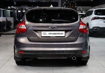 Подержанный автомобиль Ford Focus Hatchback 2013 года (5 фото)