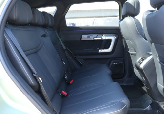 Подержанный автомобиль Jaecoo J7 2024 года (10 фото)