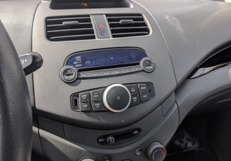 Подержанный автомобиль Chevrolet Spark 2012 года (26 фото)