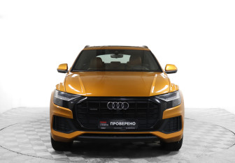Подержанный автомобиль Audi Q8 2021 года (2 фото)