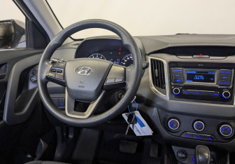 Подержанный автомобиль Hyundai Creta 2019 года (25 фото)