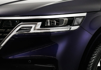 Подержанный автомобиль Kia Carnival 2021 года (5 фото)