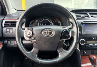 Подержанный автомобиль Toyota Camry Sedan 2014 года (16 фото)