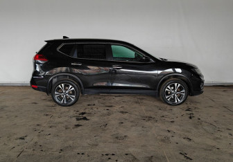Подержанный автомобиль Nissan X-Trail 2019 года (8 фото)
