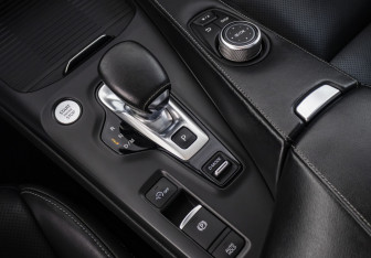 Подержанный автомобиль Infiniti QX50 2018 года (16 фото)