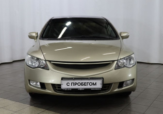 Подержанный автомобиль Honda Civic Sedan 2008 года (2 фото)