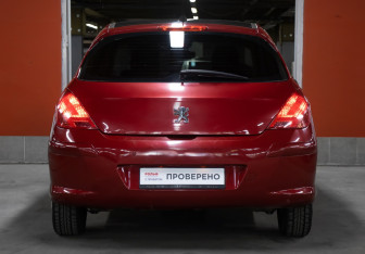 Подержанный автомобиль Peugeot 308 Hatchback 2009 года (6 фото)