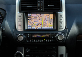 Подержанный автомобиль Toyota Land Cruiser Prado 2011 года (9 фото)