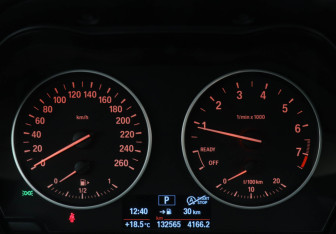 Подержанный автомобиль BMW X1 2017 года (12 фото)