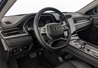 Подержанный автомобиль Москвич 6 2023 года (15 фото)