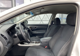 Подержанный автомобиль Nissan Teana 2015 года (20 фото)