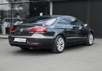 Подержанный автомобиль Volkswagen Passat CC 2013 года (4 фото)