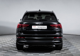 Подержанный автомобиль Audi Q3 2021 года (6 фото)