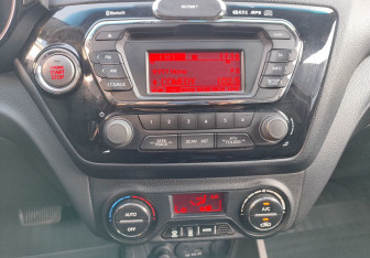 Подержанный автомобиль Kia Rio Sedan 2014 года (12 фото)