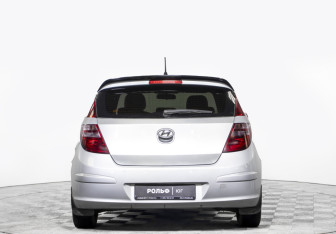 Подержанный автомобиль Hyundai i30 Hatchback 2010 года (6 фото)