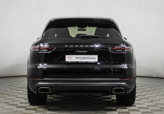 Подержанный автомобиль Porsche Cayenne 2020 года (6 фото)