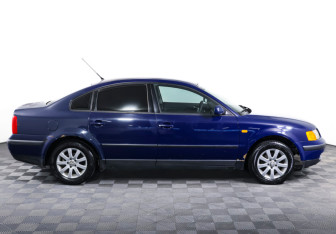 Подержанный автомобиль Volkswagen Passat Sedan 1997 года (4 фото)