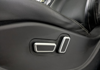 Подержанный автомобиль Geely Emgrand X7 2019 года (27 фото)