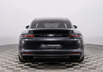 Подержанный автомобиль Porsche Panamera Wagon 2017 года (12 фото)