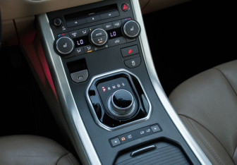 Подержанный автомобиль Land Rover Range Rover Evoque 2013 года (19 фото)
