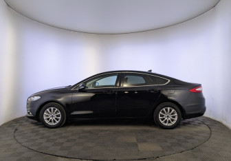 Подержанный автомобиль Ford Mondeo Sedan 2018 года (8 фото)