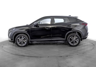Подержанный автомобиль Omoda C5 2024 года (8 фото)