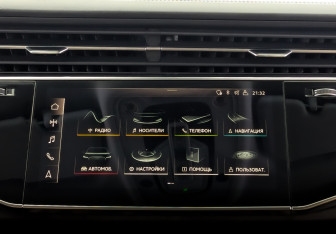 Подержанный автомобиль Audi Q8 2019 года (15 фото)