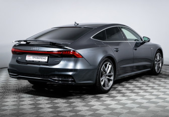 Подержанный автомобиль Audi A7 2021 года (5 фото)
