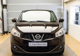 Подержанный автомобиль Nissan Qashqai 2012 года (2 фото)