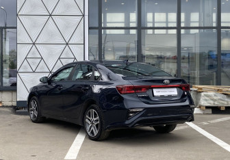 Подержанный автомобиль Kia Cerato Sedan 2021 года (7 фото)