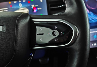 Подержанный автомобиль Jaecoo J7 2023 года (16 фото)