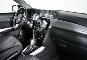 Подержанный автомобиль Suzuki Vitara 2015 года (8 фото)