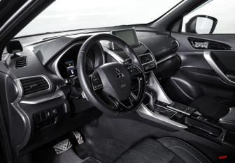 Подержанный автомобиль Mitsubishi Eclipse Cross 2019 года (15 фото)