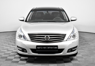 Подержанный автомобиль Nissan Teana 2012 года (2 фото)