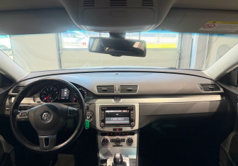 Подержанный автомобиль Volkswagen Passat Sedan 2013 года (12 фото)