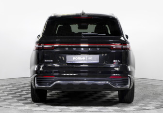 Подержанный автомобиль Geely Monjaro 2023 года (6 фото)