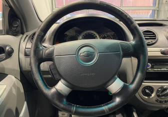 Подержанный автомобиль Chevrolet Lacetti Wagon 2008 года (14 фото)