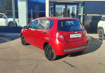 Подержанный автомобиль Chevrolet Aveo Hatchback 2010 года (7 фото)