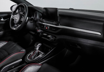 Подержанный автомобиль Kia K3 Hatchback 2021 года (9 фото)