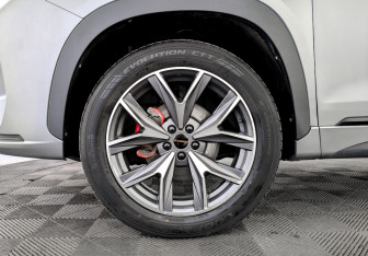 Подержанный автомобиль Exeed LX 2023 года (18 фото)