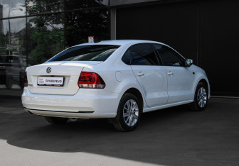 Подержанный автомобиль Volkswagen Polo Sedan 2017 года (4 фото)