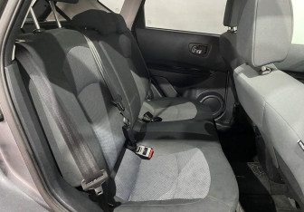 Подержанный автомобиль Nissan Qashqai 2013 года (10 фото)