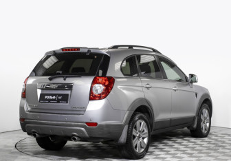 Подержанный автомобиль Chevrolet Captiva 2008 года (5 фото)